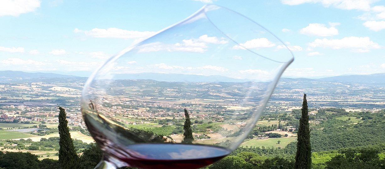 Vino e arte, potenti attrattori – Una riflessione aperta   ……….…   Umbria Wine Club: il vino e l’arte, il connubio necessario