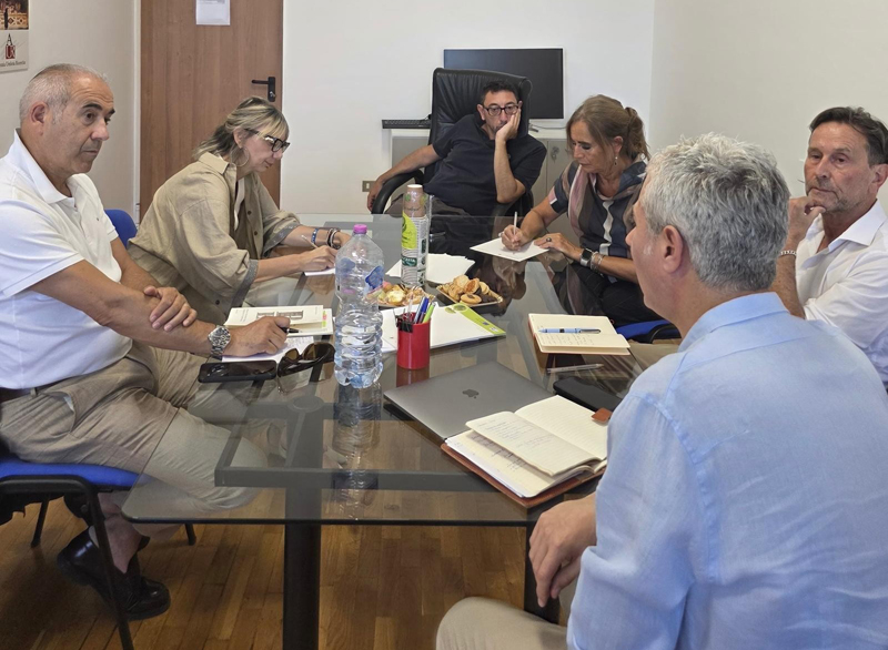 L’Assessore regionale Simona Meloni e il Direttore Adriano Bei in visita all’AUR